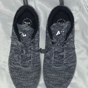 lulu apl shoes